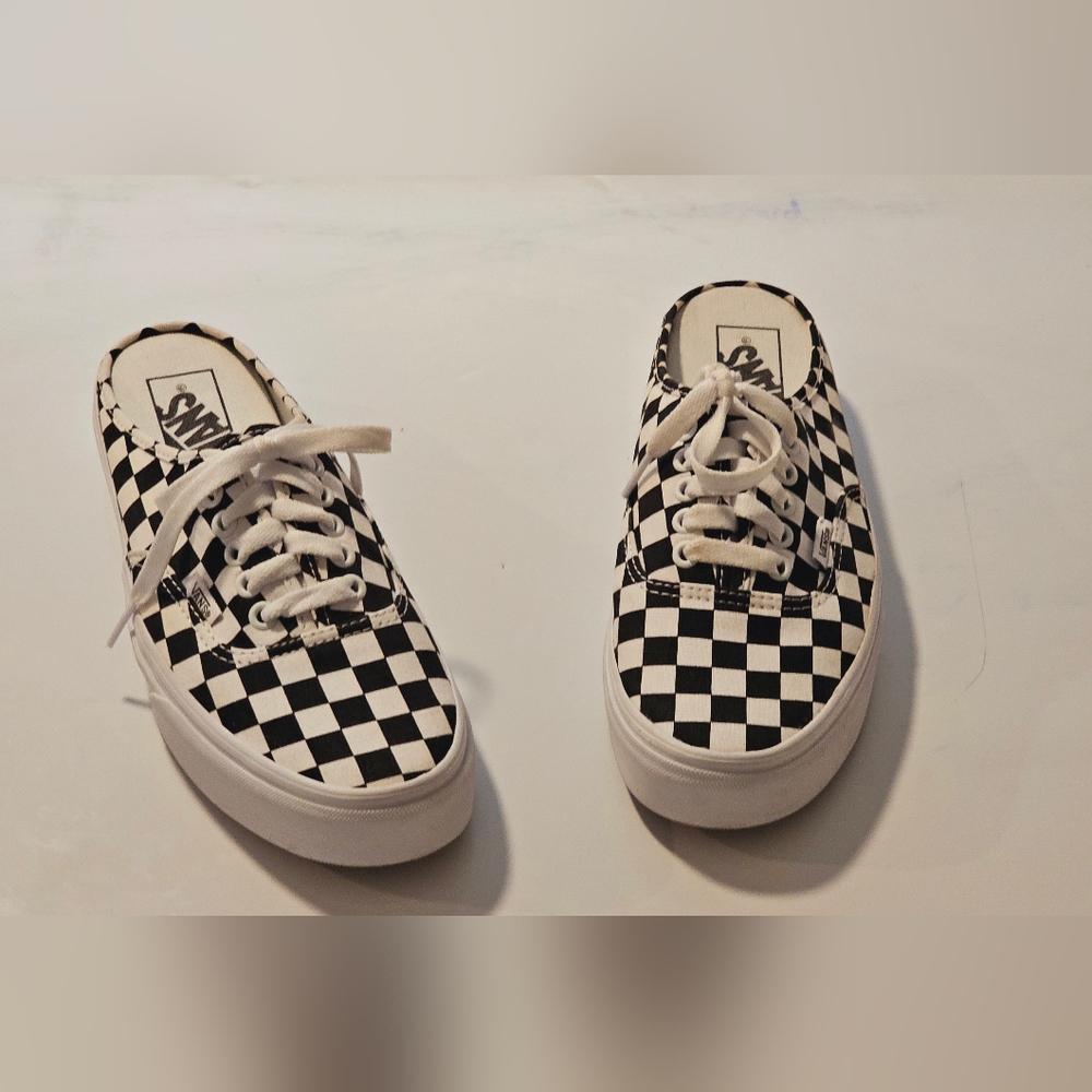 Womens 8.5 Black Whita Slip On Vans Sneaker Shoes - Picture 7 of 11